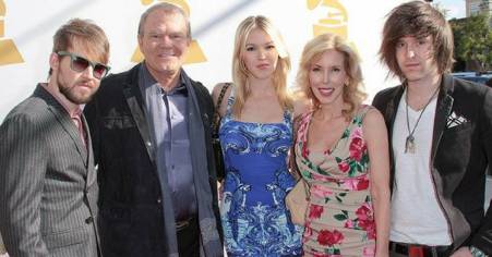 Kimberly Woolen Family 